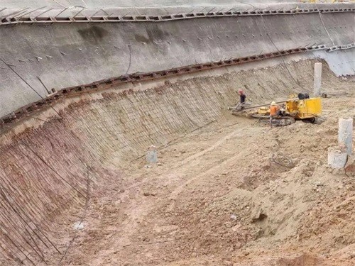 贺兰基坑边坡加固